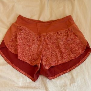 Outdoor Voices Shorts - Hudson Short in Tangerine pebble